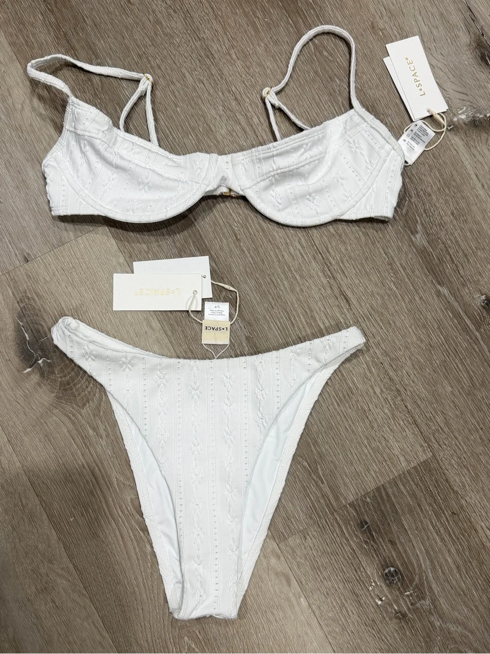 l*space White eyelet Underwire Bikini Set - missy top M & Leilani bottom S - NWT